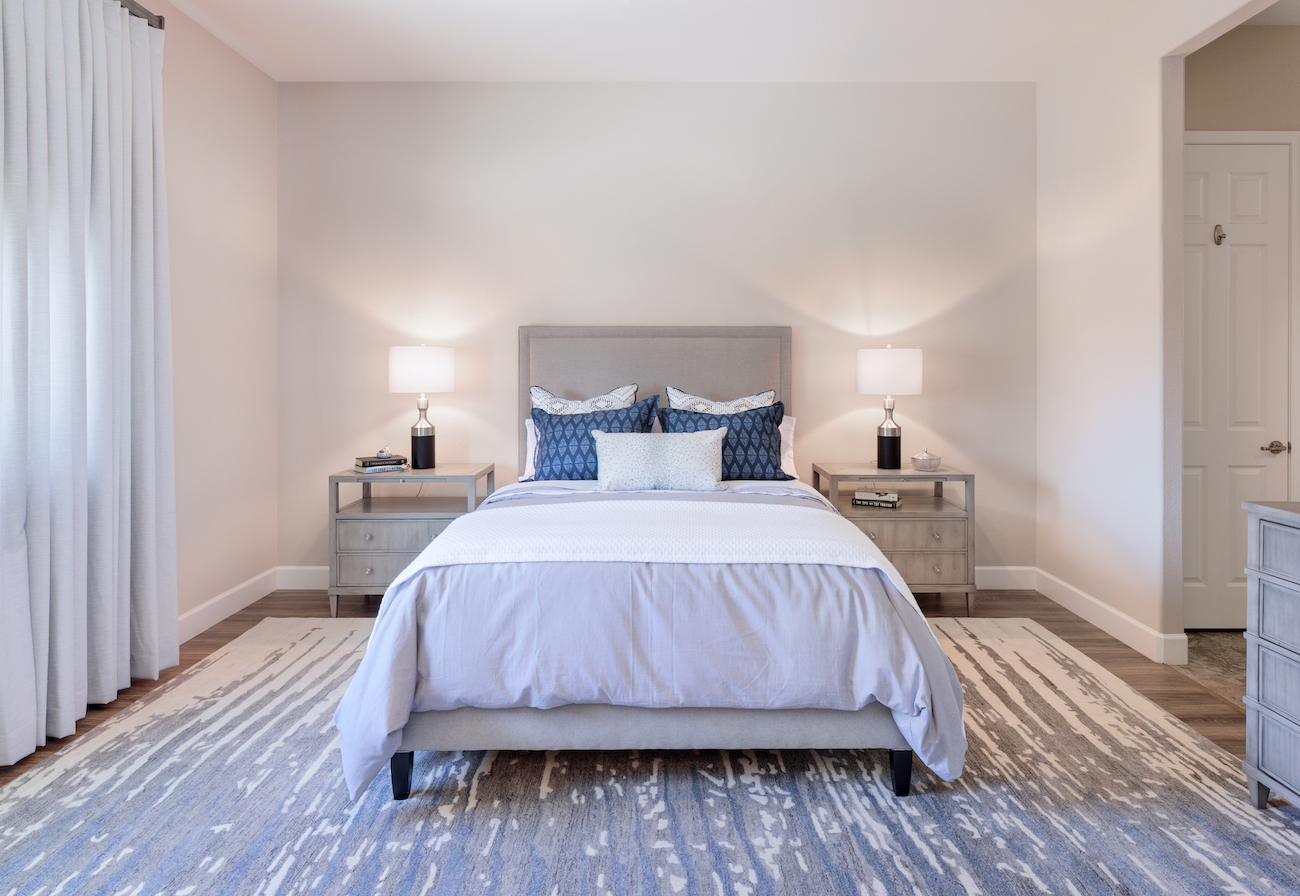 manteca-ca-bedroom-interior-design-large-area-rug