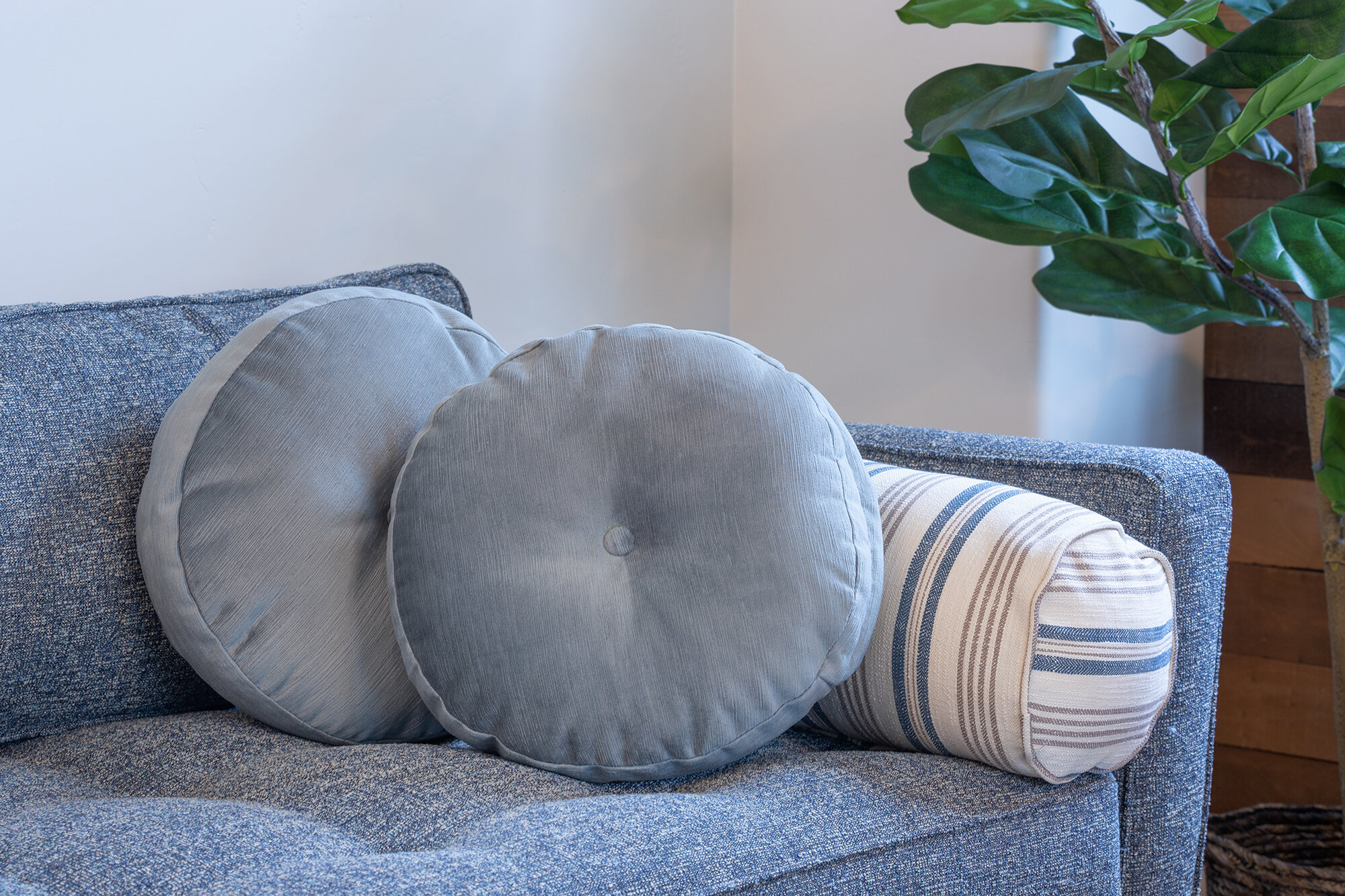 Ripon-95366-best-Stockton-Interior-Designer-Masterbedroom-remodel-chaise-pillows.jpg