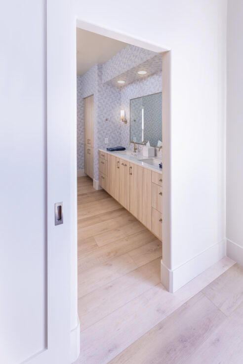 bathroom-sliding-door-interior-design