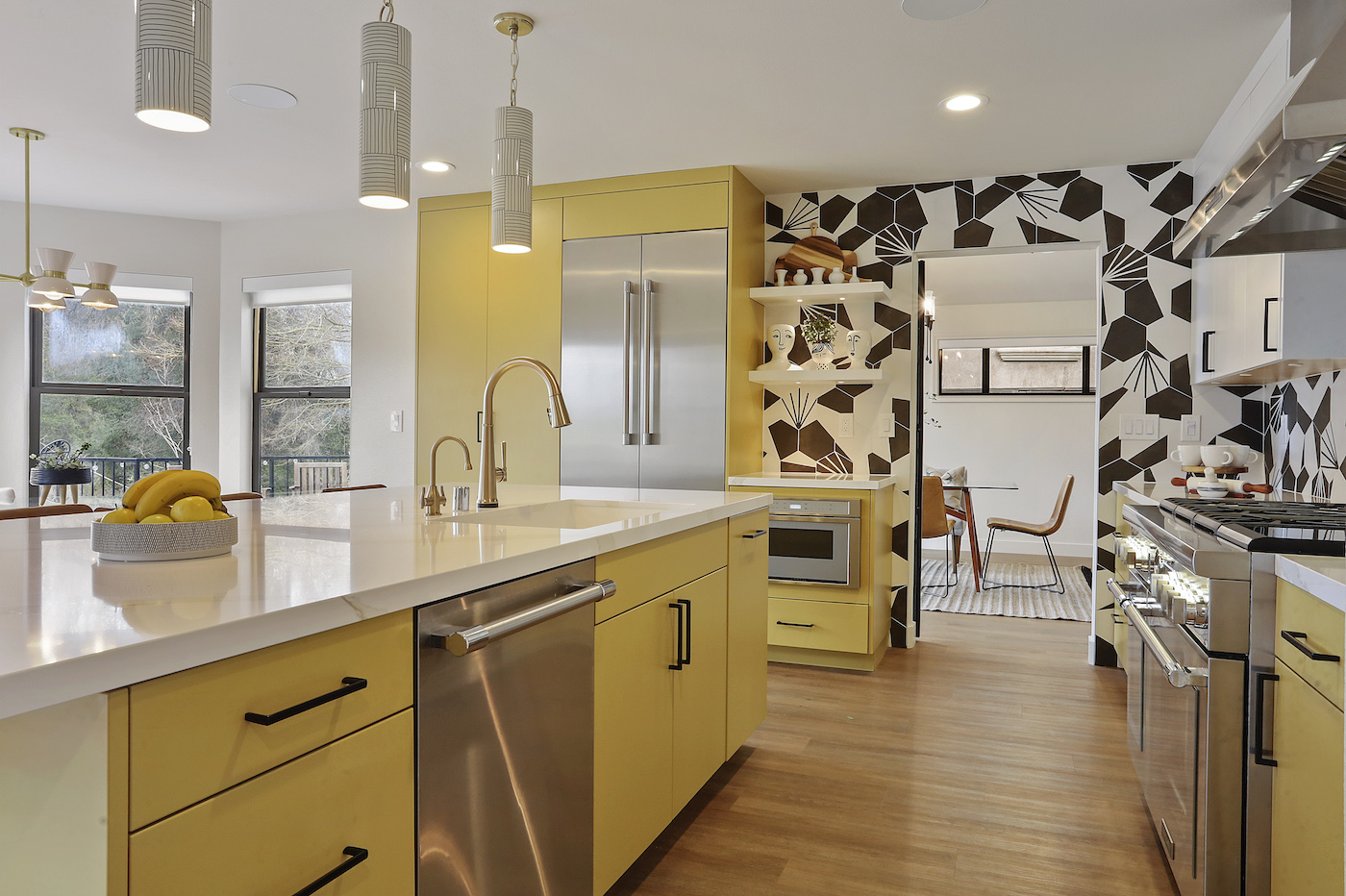 black-white-yellow-kitchen-interior-design