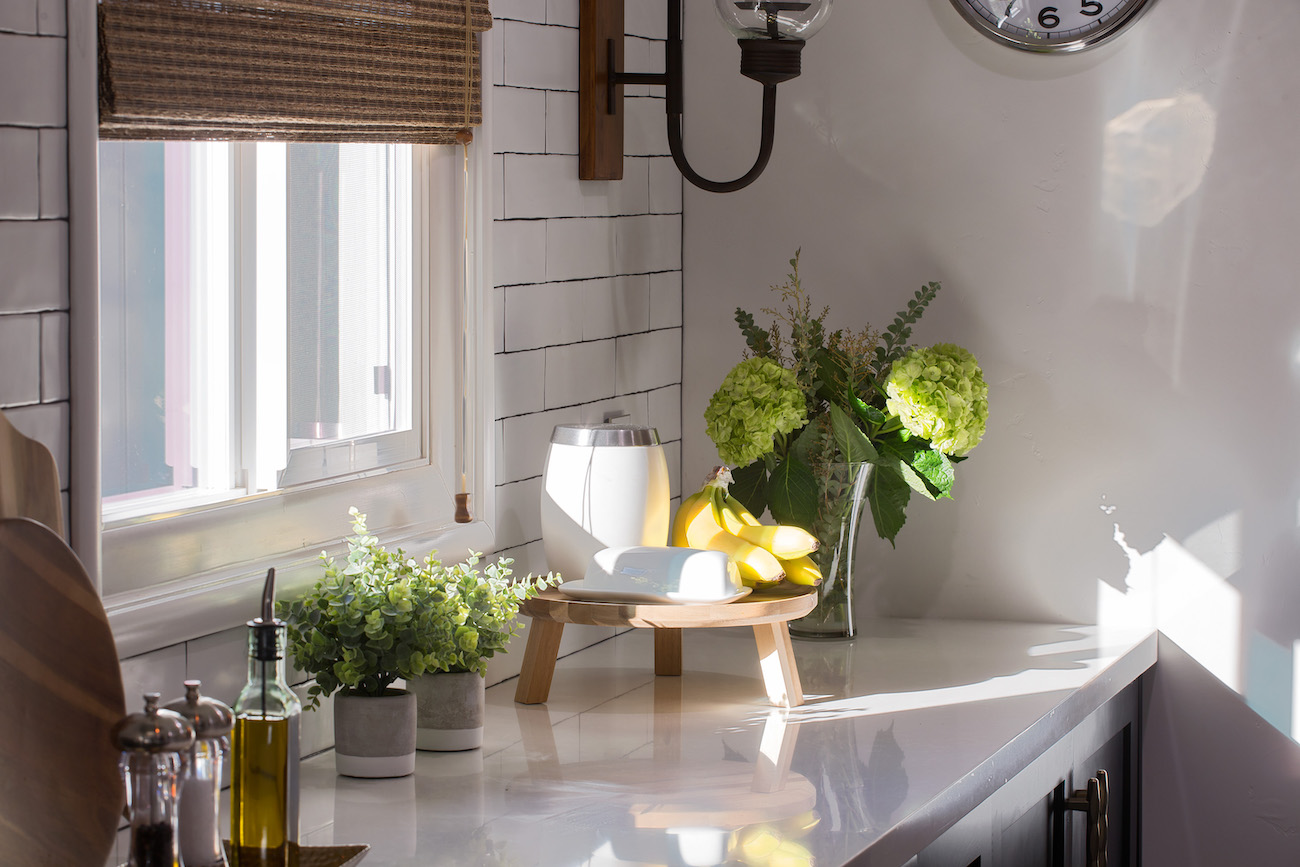 kitchen-counter-detail-natural-lighting