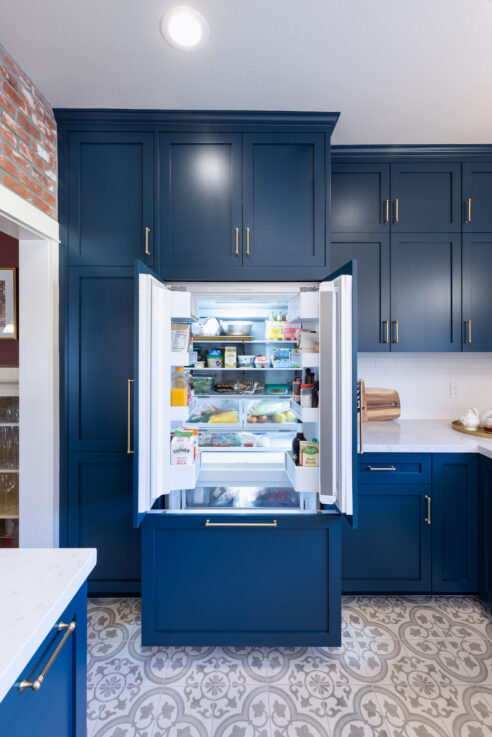 kitchen-design-hidden-fridge-cabinetry