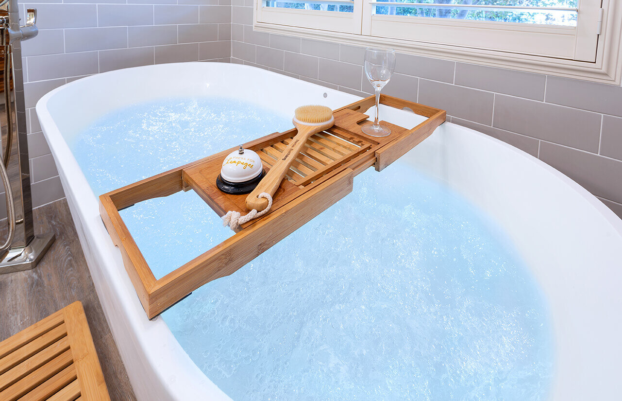 lodi-wine-country-master-bath-freestanding-air-bath-tub-mti-blake-1.jpg