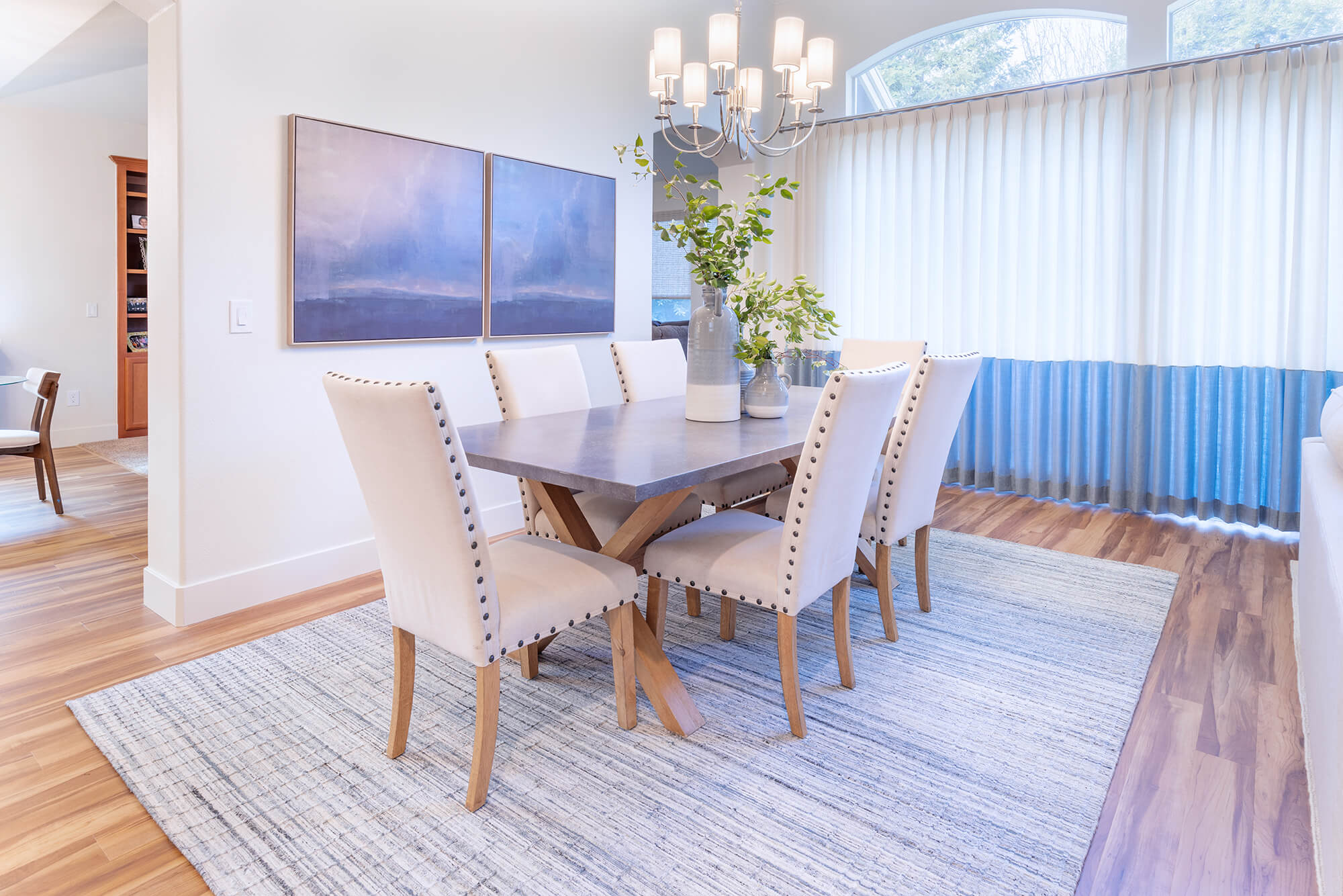 ktj-design-co-stockton-ca-95219-dining-room-white-blue-artwork