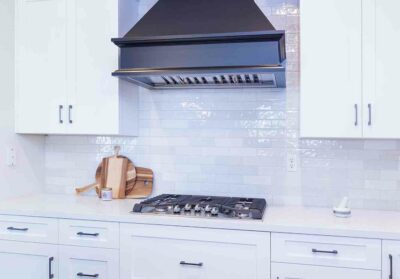 The Power of Design Choices: How the Elegant Contrasts Project Achieved a Stunning Kitchen