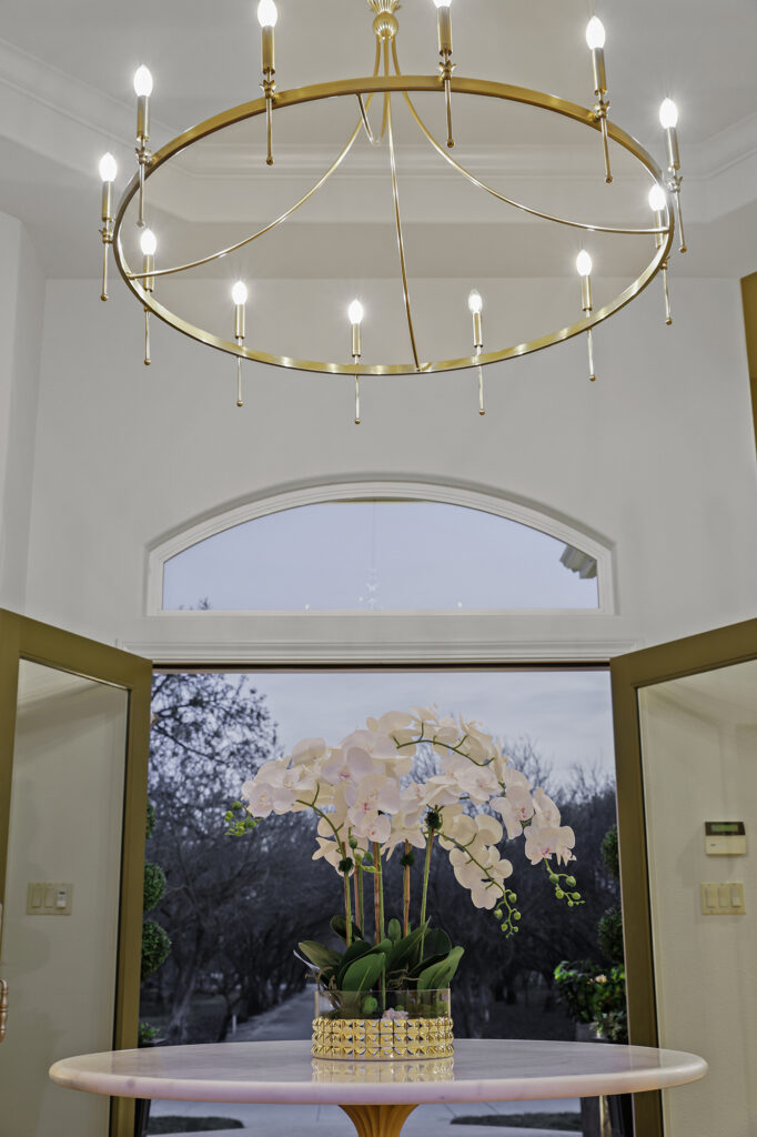 Foyerround Marble Tableround Ruggold Chandelierktj Design Colindencalifornia03
