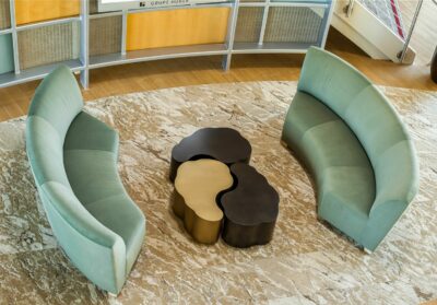 Case Study: Nature’s Curved Elegance – A Modern and Nature-Inspired Office Lobby Design