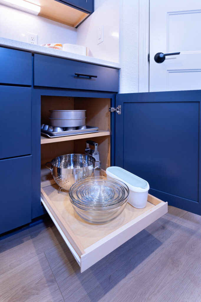 Cabinet Pullout Mixing Bowls 95212 Interior Design Ho9a7787