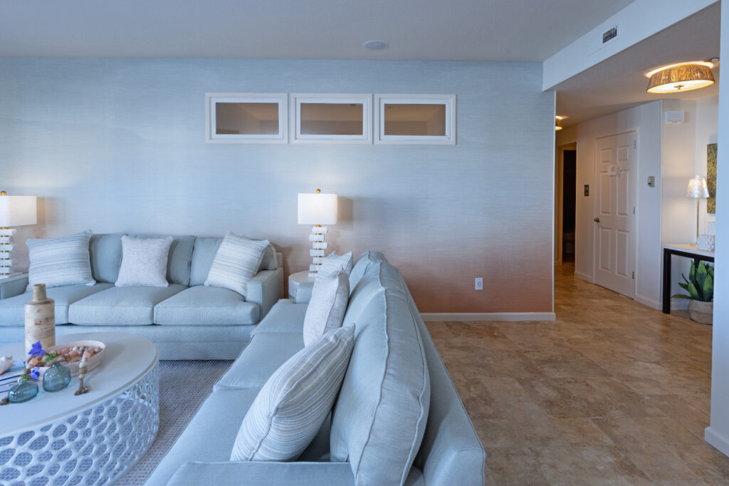 Santa Cruz Coastal Condo Living Room With Grasscloth Mirage Wallpaper