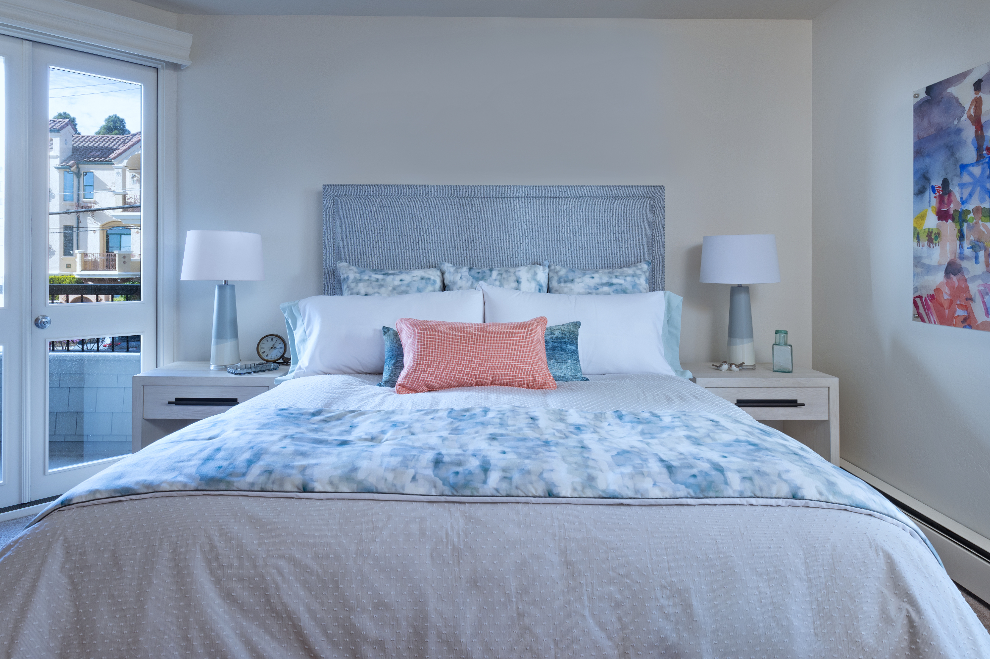 ktj-design-co-santa-cruz-tide-line-beach-condo-bedroom-upholstered-bed-blue-coral-bedding_ho9a6357