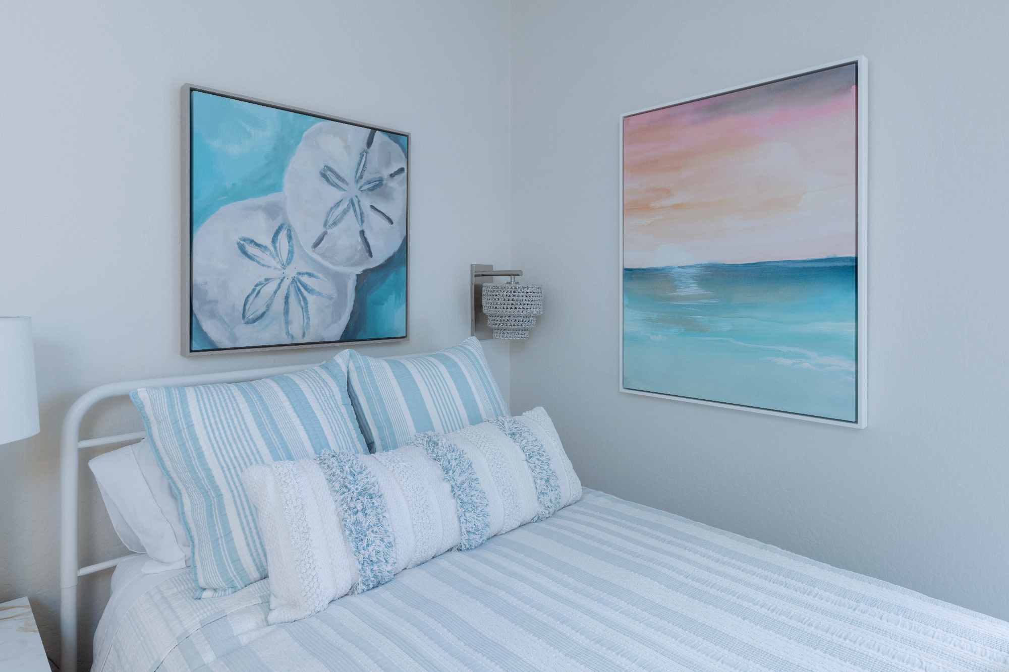 ktj-design-co-santa-cruz-tide-line-guest-bedroom-artwork-sand-dollars-beach-sunset_ho9a6313